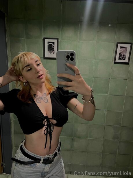 Yumi Lola modelo atractivo galerías