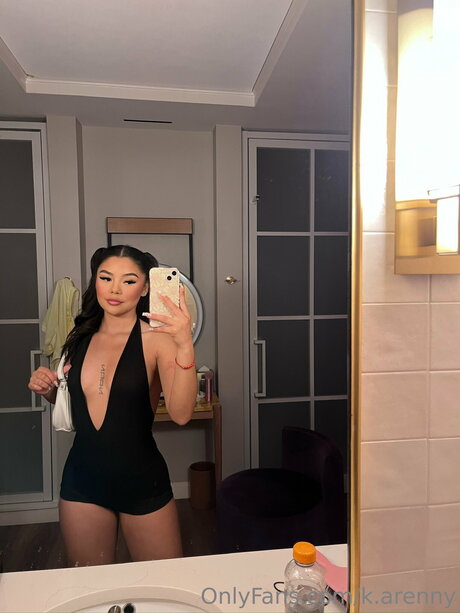 south onlyfans pornographic image