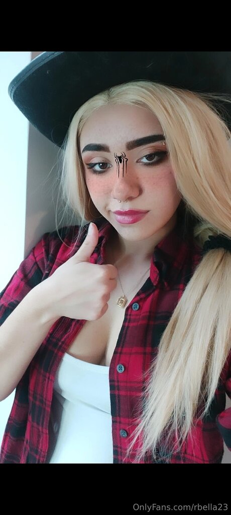 Rbella23 bonita actriz imágenes