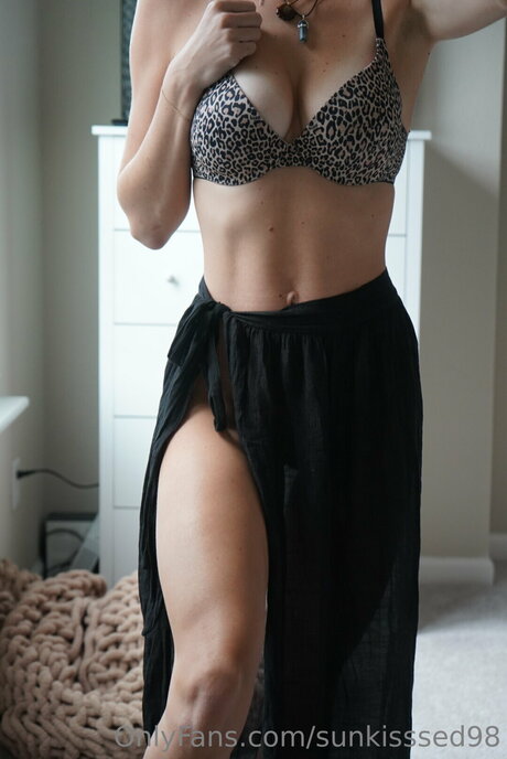 Sunkisssed98 étoile nue des photos