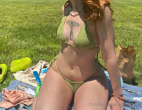 Mollymoanss porn actress galleries