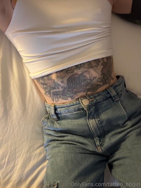 Tattoo Bbgirl actriz erótica imagen