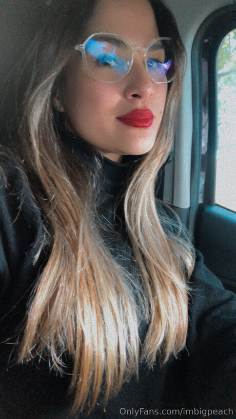 Imbigpeach modelo xxx galerías