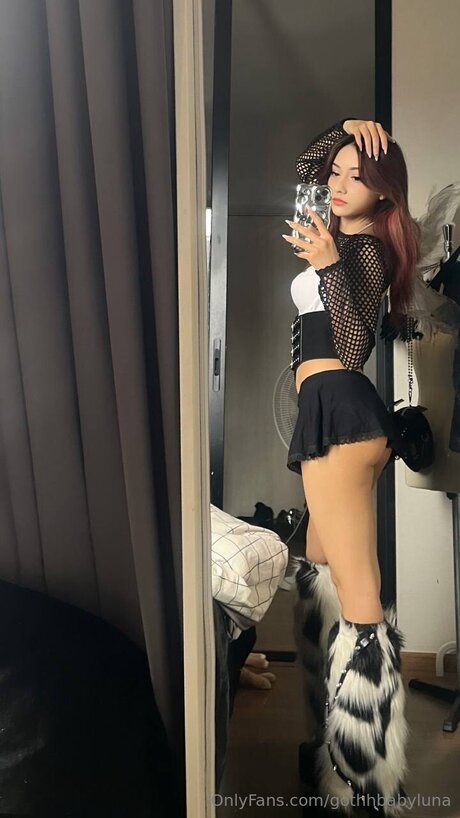 Gothhbabyluna estrella desnuda fotos