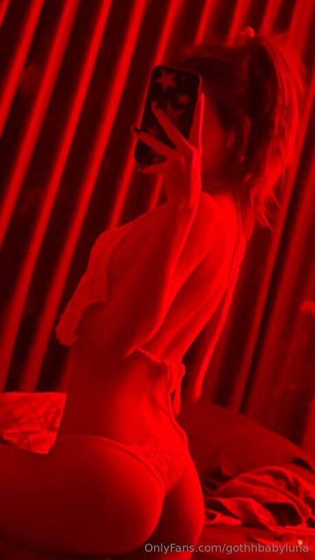 Gothhbabyluna sexe de star du porno photo