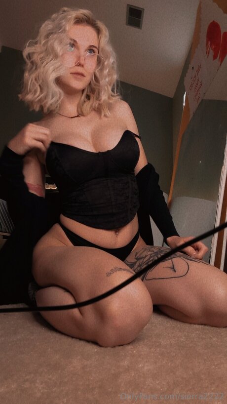 Sierra2222 estrella erótica archivo