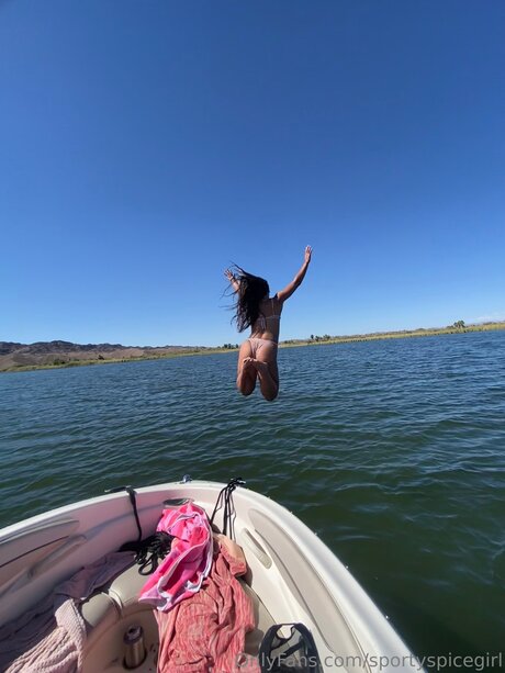 Sportyspicegirl mannequin photo