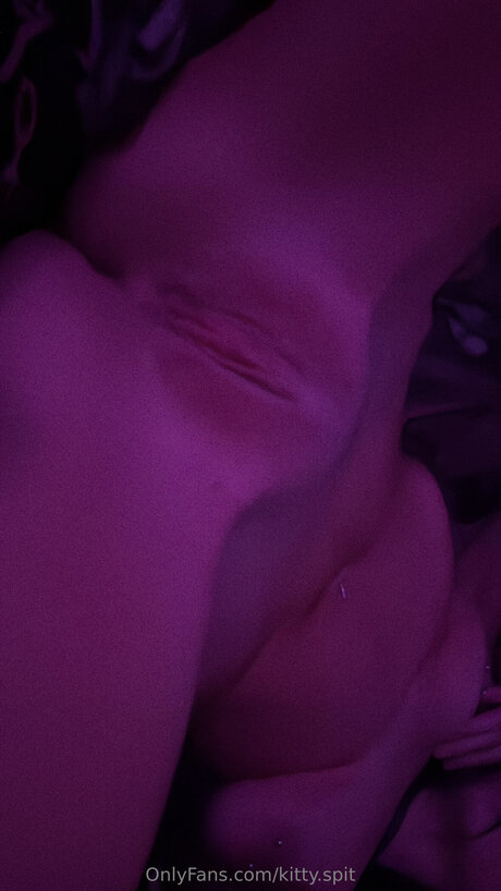 Kitty Spit star du porno galeries