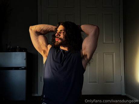 Ivansdungeon model naked image