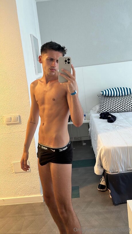Joshbas0 nude star pic
