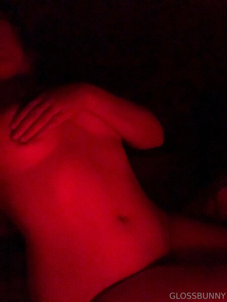 Glossbunny model nude pics