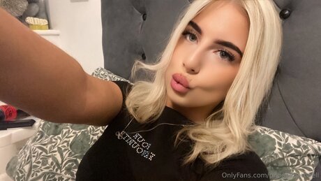 Phoebehartwell star xxx galleries