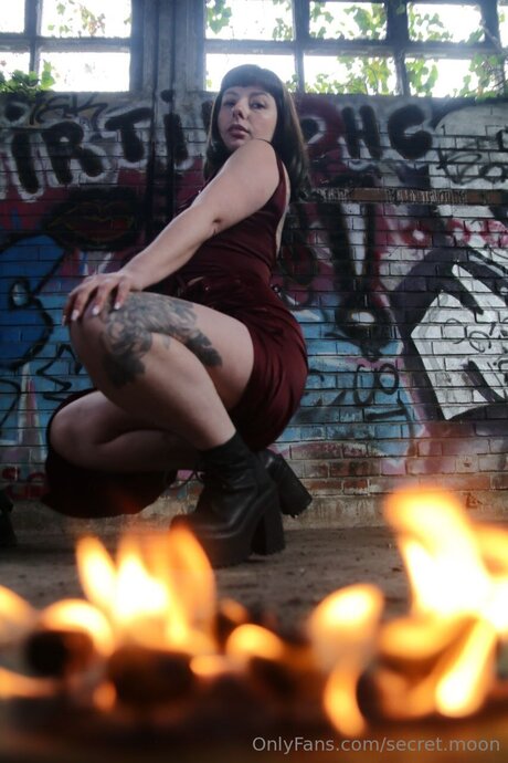 Secr3tmoon estrella atractiva foto