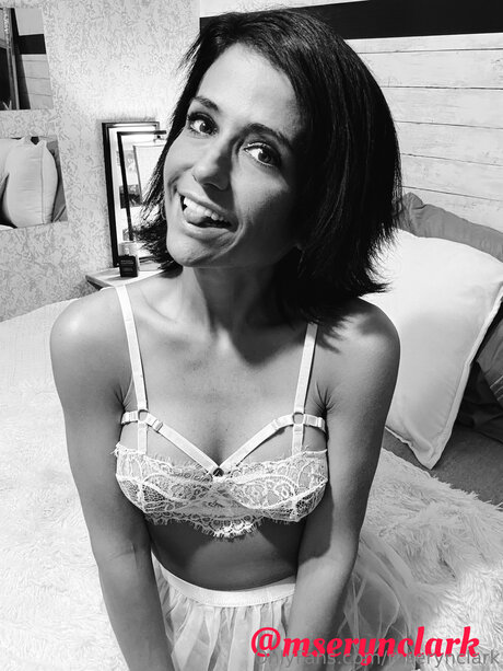 Mserynclark modèle nu collection