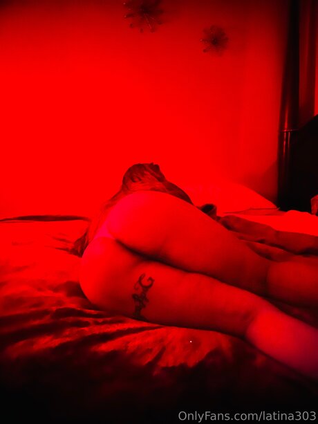 Latina303 star du porno érotique des photos