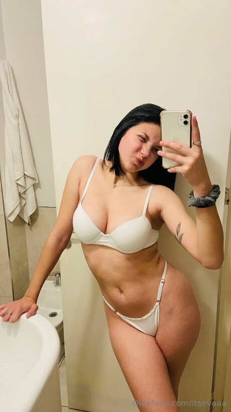 Itsevaaa perfect pornstar gallery
