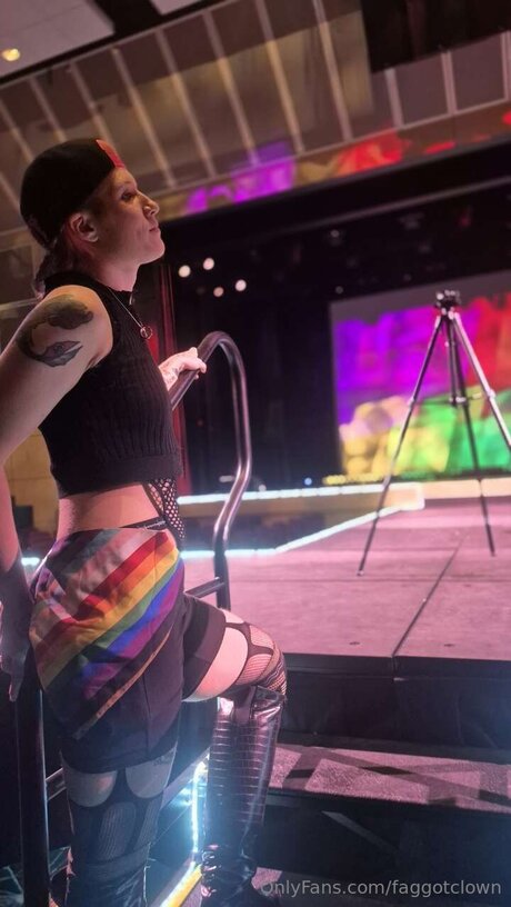 Faggotclown star pretty pic