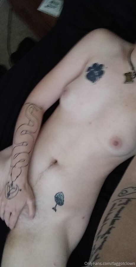 Faggotclown pornographic model photos