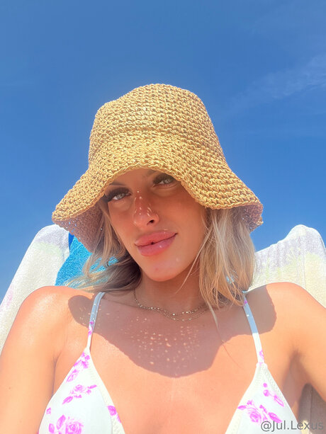 Jul Lexus actrice de nus galeries