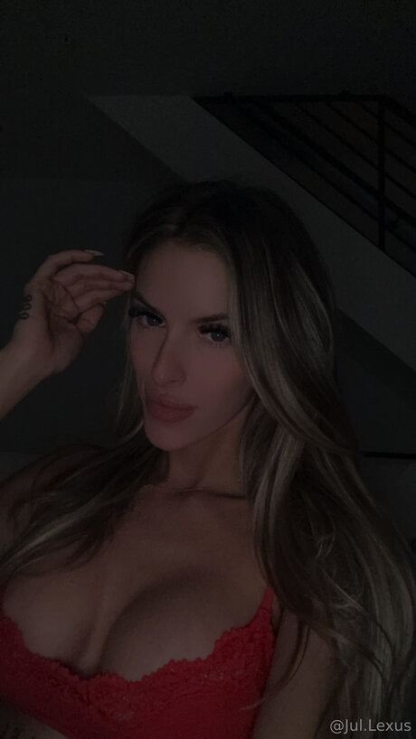 Jul Lexus art star du porno archive