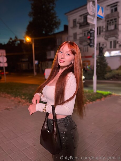 Bunny Emilia estrella porno hermosa galerías