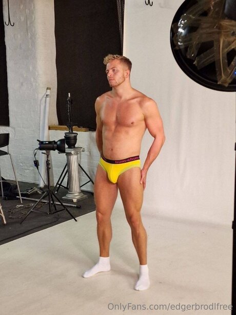 Edgerbrodlfree pornstar naked photo