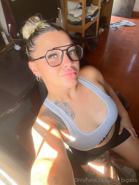 Pia Bigass estrella porno gratis galerías