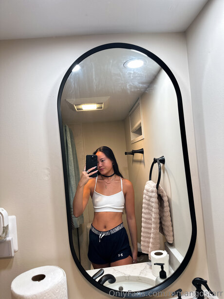 Yuki Moon 0 0 erotic pornstar photos