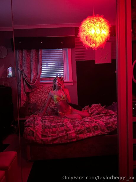 Taylorbeggs Xx star naked img