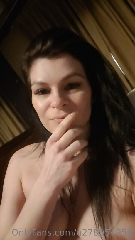 U278954958 arte estrella porno fotos