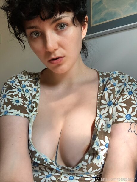 Peepeach pretty pornstar pics