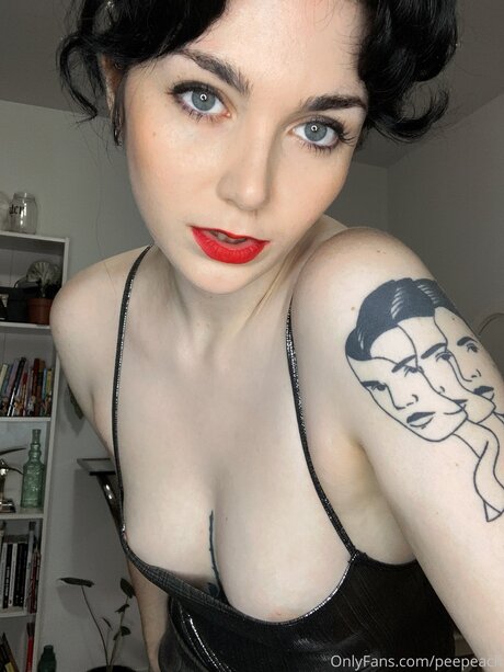 Peepeach pornstar hot picture