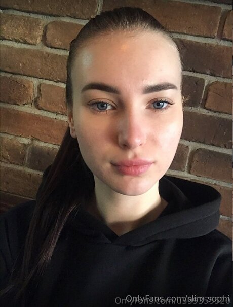 Slim Sophi top model image