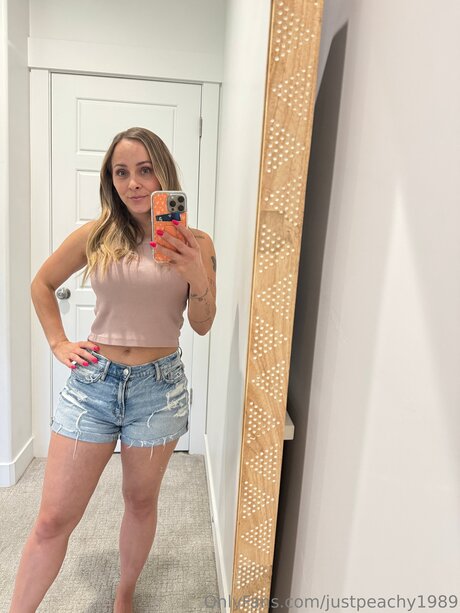 Justpeachy1989 actrice adulte images