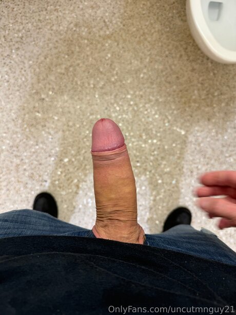 Uncutmnguy21 star adult pics