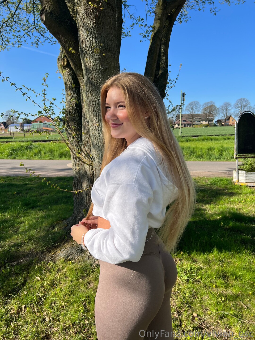 Vivien Esc top star pic