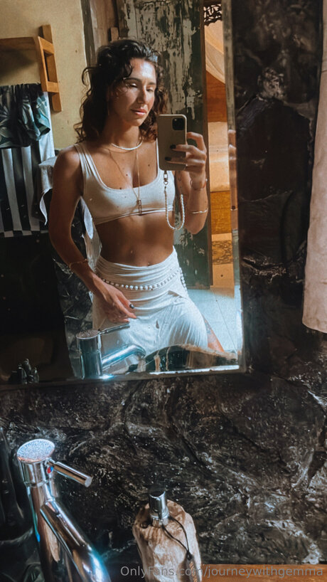 Journeywithgemma haut de star du porno img