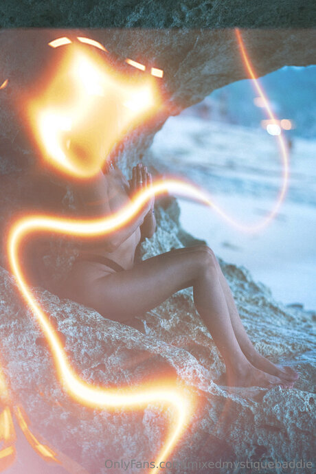 Mixedmystiquebaddie estrella adulta imágenes