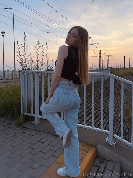 Vallmi actrice de nus des photos