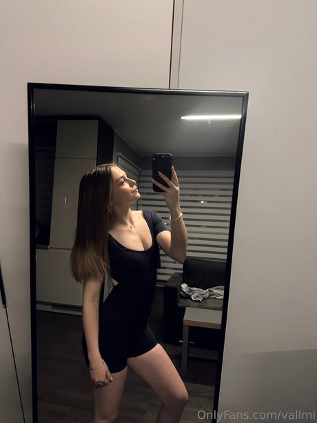 Vallmi modelo libre fotos