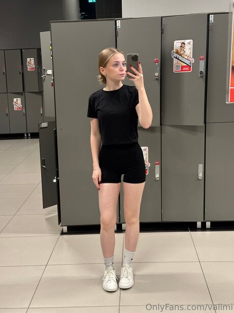 Vallmi star du porno exclusive photos