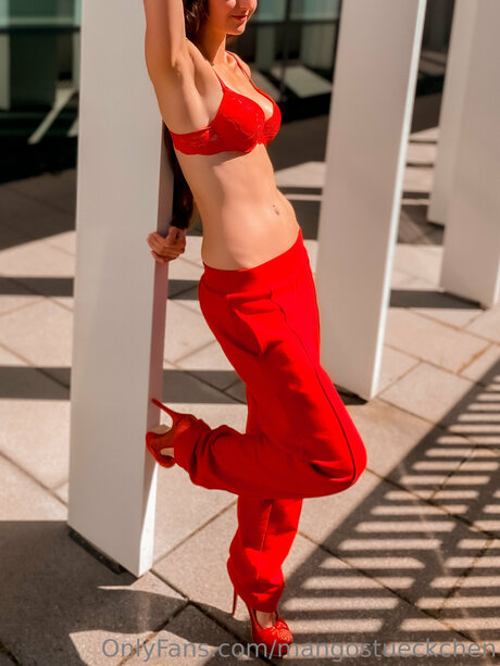 Mgstksn1 desnudos de estrellas imagen