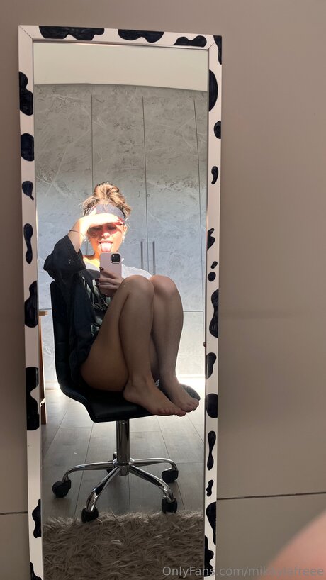Mikaylafreee erotic star pics