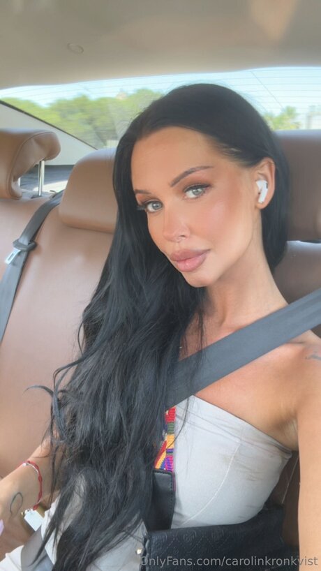 Carolinkronkvist naked model photos