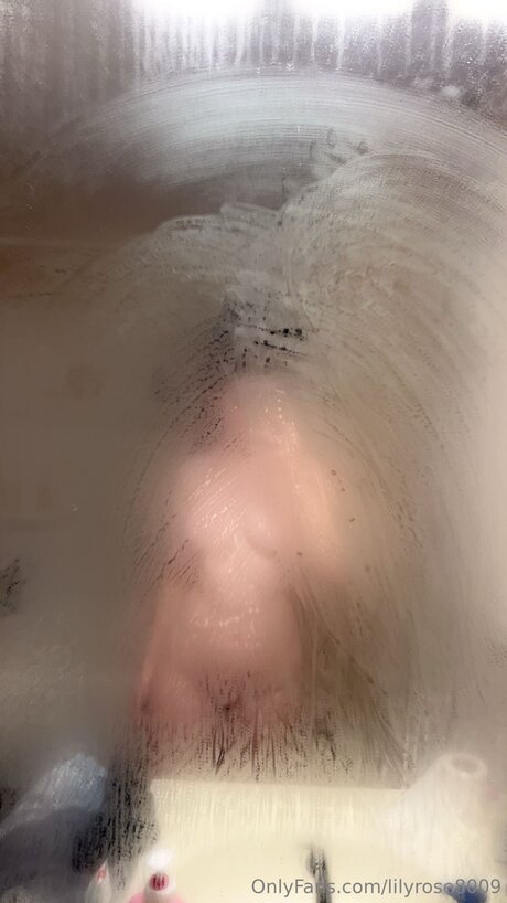 Izzyynicolee hot model pic