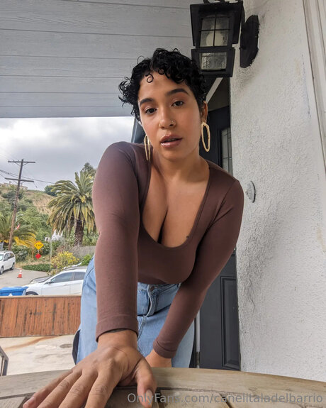 Canelitaladelbarrio star du porno gratuit photo