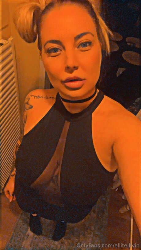Ellitellivip actrice porno images