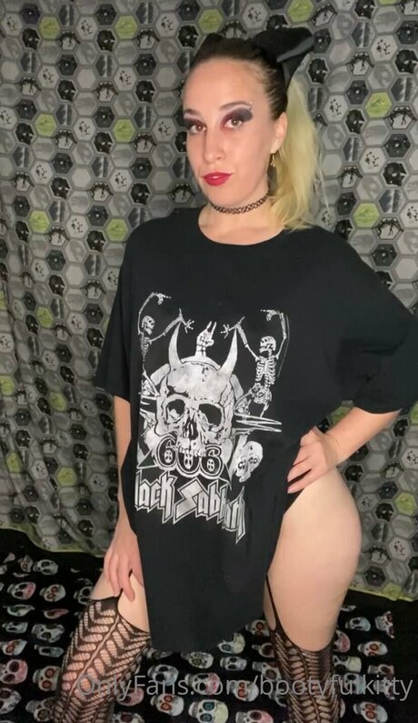 Bootyfulkitty model pornographic pic