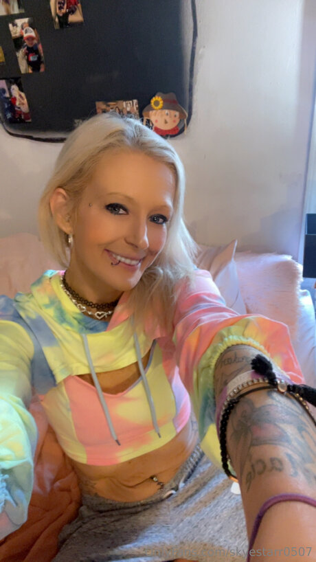 Skyestarr0507 porn model gallery