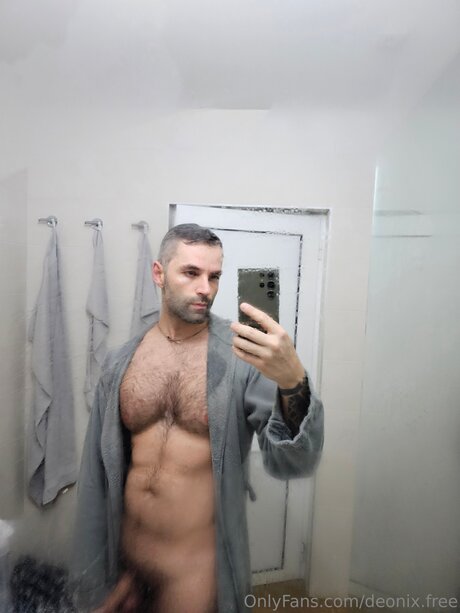 Deonix Free star nude photos